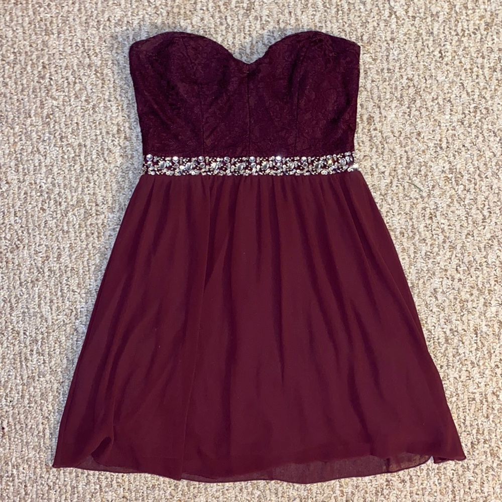 Burgundy Strapless Junior’s Gown, Size 9
